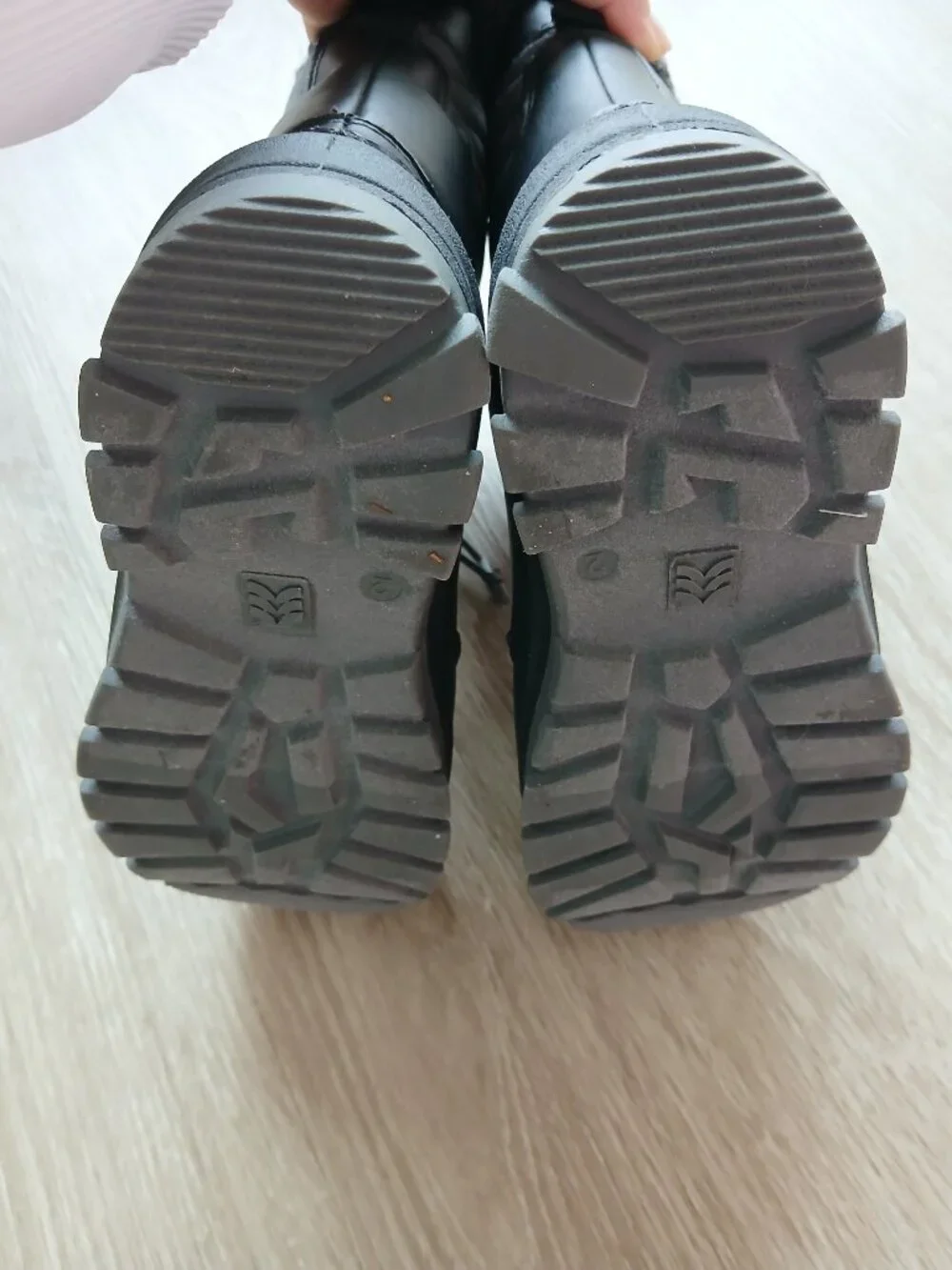 NWOT ALL IN MOTION SIZE 2 BLACK GIRLS WINTER BOOTS!